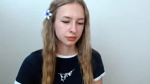 Tiara online show from 06-30-26, 12:06