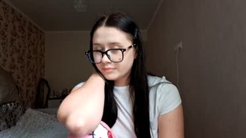 Snapshot of tiastinner chatting on 06-15-26, 08:05 Margo online show from 06-15-26, 08:05