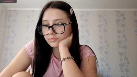 Snapshot of tiastinner chatting on 06-17-26, 06:16 Margo online show from 06-17-26, 06:16