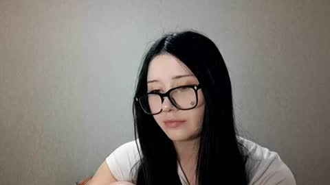 Snapshot of tiastinner chatting on 06-18-26, 06:13 Margo online show from 06-18-26, 06:13