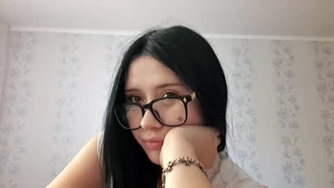 Snapshot of tiastinner chatting on 06-18-26, 09:14 Margo online show from 06-18-26, 09:14