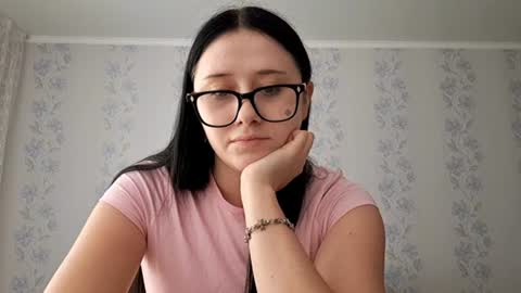 Snapshot of tiastinner chatting on 07-17-26, 06:20 Margo online show from 07-17-26, 06:20
