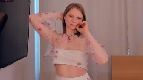 Lily online show from 03-04-26, 08:42