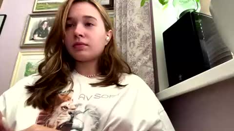 Nika online show from 06-17-26, 09:01