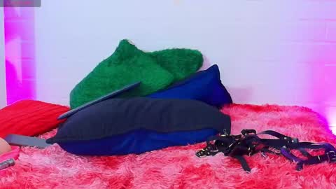 Tifanny Nails  online show from 04-22-26, 01:12