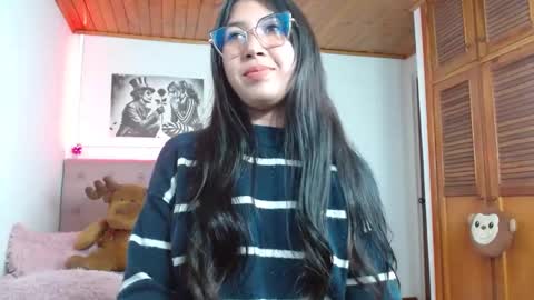 Snapshot of tifanny_squirt chatting on 10-11-25, 02:00 Tifanny online show from 10-11-25, 02:00