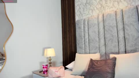 Snapshot of tifany__ross chatting on 11-01-25, 10:01 Tiff3 online show from 11-01-25, 10:01