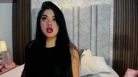 Snapshot of tifany__ross chatting on 11-03-25, 08:10 Tiff3 online show from 11-03-25, 08:10