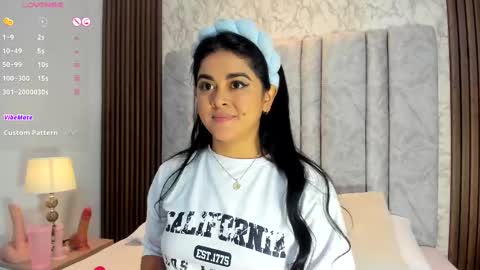 Snapshot of tifany__ross chatting on 11-04-25, 08:52 Tiff3 online show from 11-04-25, 08:52