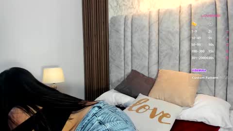 Snapshot of tifany__ross chatting on 11-14-25, 08:07 Tiff3 online show from 11-14-25, 08:07