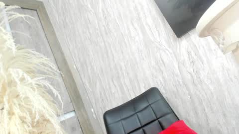 Snapshot of tiff_valentine chatting on 02-08-25, 02:26 Tiffany online show from 02-08-25, 02:26