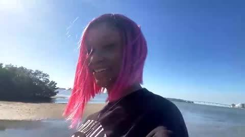 Snapshot of tiffanilove chatting on 01-09-25, 07:40 Tiffani Love online show from 01-09-25, 07:40