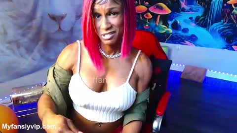 Snapshot of tiffanilove chatting on 10-19-25, 03:12 Tiffani Love online show from 10-19-25, 03:12