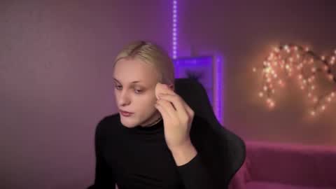 Amira online show from 11-03-25, 08:59