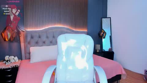 tiffany__charm_ online show from 10-28-25, 03:43