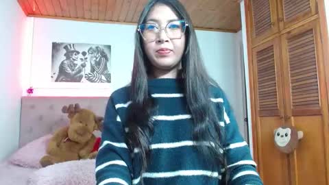 Snapshot of tiffany_beauty18 chatting on 10-15-25, 02:11 Tifanny online show from 10-15-25, 02:11