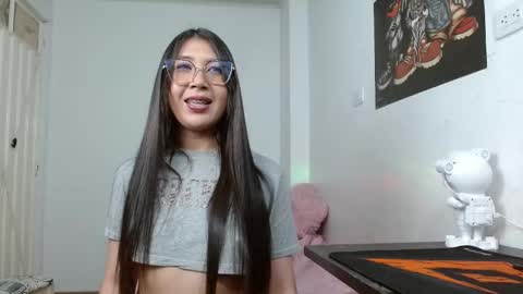 Snapshot of tiffany_beauty18 chatting on 10-20-25, 03:56 Tifanny online show from 10-20-25, 03:56