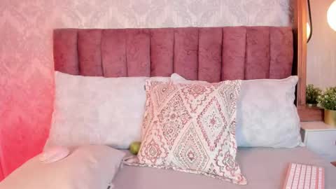 Snapshot of tiffany_beckerr chatting on 09-25-25, 12:09 Tiffany Becker online show from 09-25-25, 12:09