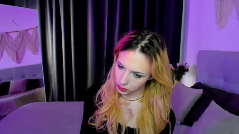 Snapshot of tiffany_king chatting on 05-08-26, 05:46 Tiffany online show from 05-08-26, 05:46