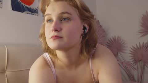 Snapshot of tiffanyjons chatting on 02-09-25, 12:28 tiffanyjons online show from 02-09-25, 12:28