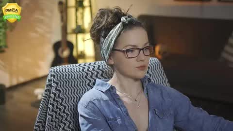 tiffanyriox online show from 03-19-26, 12:47