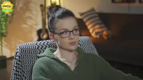 tiffanyriox online show from 04-15-26, 11:49