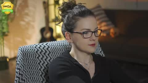 tiffanyriox online show from 04-21-26, 11:51