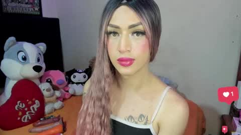 Snapshot of tiffanys_sohot chatting on 12-14-24, 09:29 Tefy velandia online show from 12-14-24, 09:29