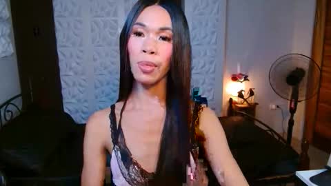 Snapshot of tiffanythebigcock chatting on 10-21-25, 02:51 tiffanythebigcock online show from 10-21-25, 02:51