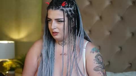 Snapshot of tiffanytrinity chatting on 10-13-25, 06:19 Tiffany online show from 10-13-25, 06:19