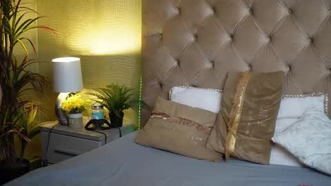 Snapshot of tiffanytrinity chatting on 11-02-25, 06:43 Tiffany online show from 11-02-25, 06:43