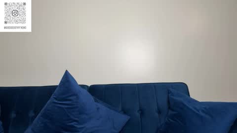 Tiffstreatsxoxo online show from 01-18-26, 03:49