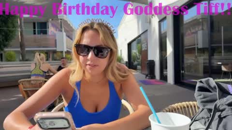 Tiffstreatsxoxo online show from 04-22-26, 03:46