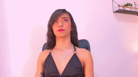 Snapshot of tiffvalentinee_ chatting on 12-18-25, 02:39 Tiffany online show from 12-18-25, 02:39