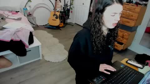 Snapshot of tiggerrosey chatting on 01-29-25, 10:11   All my Links online show from 01-29-25, 10:11