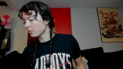 Snapshot of tiggerrosey chatting on 10-31-25, 07:15   All my Links online show from 10-31-25, 07:15