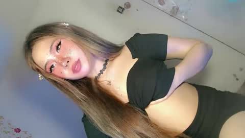 Snapshot of tight_elliana chatting on 04-28-26, 02:27 tight_elliana online show from 04-28-26, 02:27