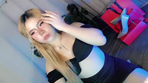 Snapshot of tight_elliana chatting on 07-20-26, 07:00 tight_elliana online show from 07-20-26, 07:00