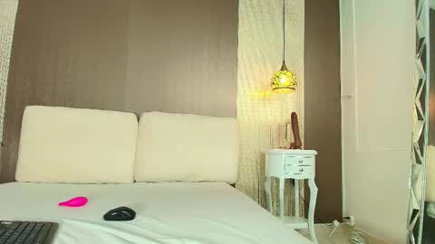 T I F F A N Y online show from 02-27-26, 07:58