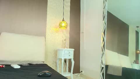 T I F F A N Y online show from 03-04-26, 08:26