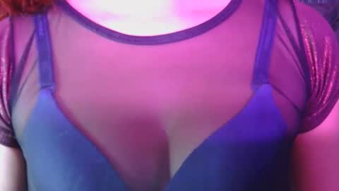 Snapshot of tiiny_emiily chatting on 05-20-26, 02:40 TIINY Special show when it reaches 10000 flowers online show from 05-20-26, 02:40