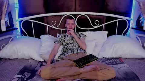 Snapshot of tim_blackk chatting on 09-29-25, 11:20 Tim online show from 09-29-25, 11:20