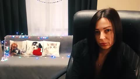 Luisa online show from 12-16-25, 08:52