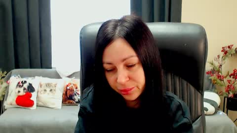 Luisa online show from 03-25-26, 08:31