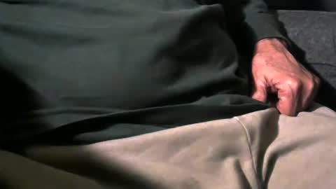 Snapshot of timgreenn chatting on 05-10-26, 04:06 timgreenn online show from 05-10-26, 04:06