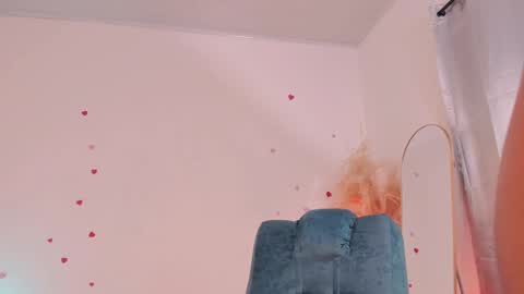 Snapshot of tina_rousse2 chatting on 09-16-25, 04:30 T I N A online show from 09-16-25, 04:30