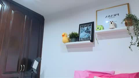 Tina Wild online show from 11-24-25, 12:49