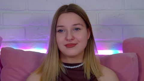 Snapshot of tinaburton chatting on 04-27-26, 04:38 TinaBurton online show from 04-27-26, 04:38