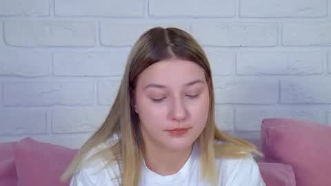 Snapshot of tinaburton chatting on 05-18-26, 04:24 TinaBurton online show from 05-18-26, 04:24