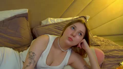 Snapshot of tinaburton chatting on 05-27-26, 01:57 TinaBurton online show from 05-27-26, 01:57